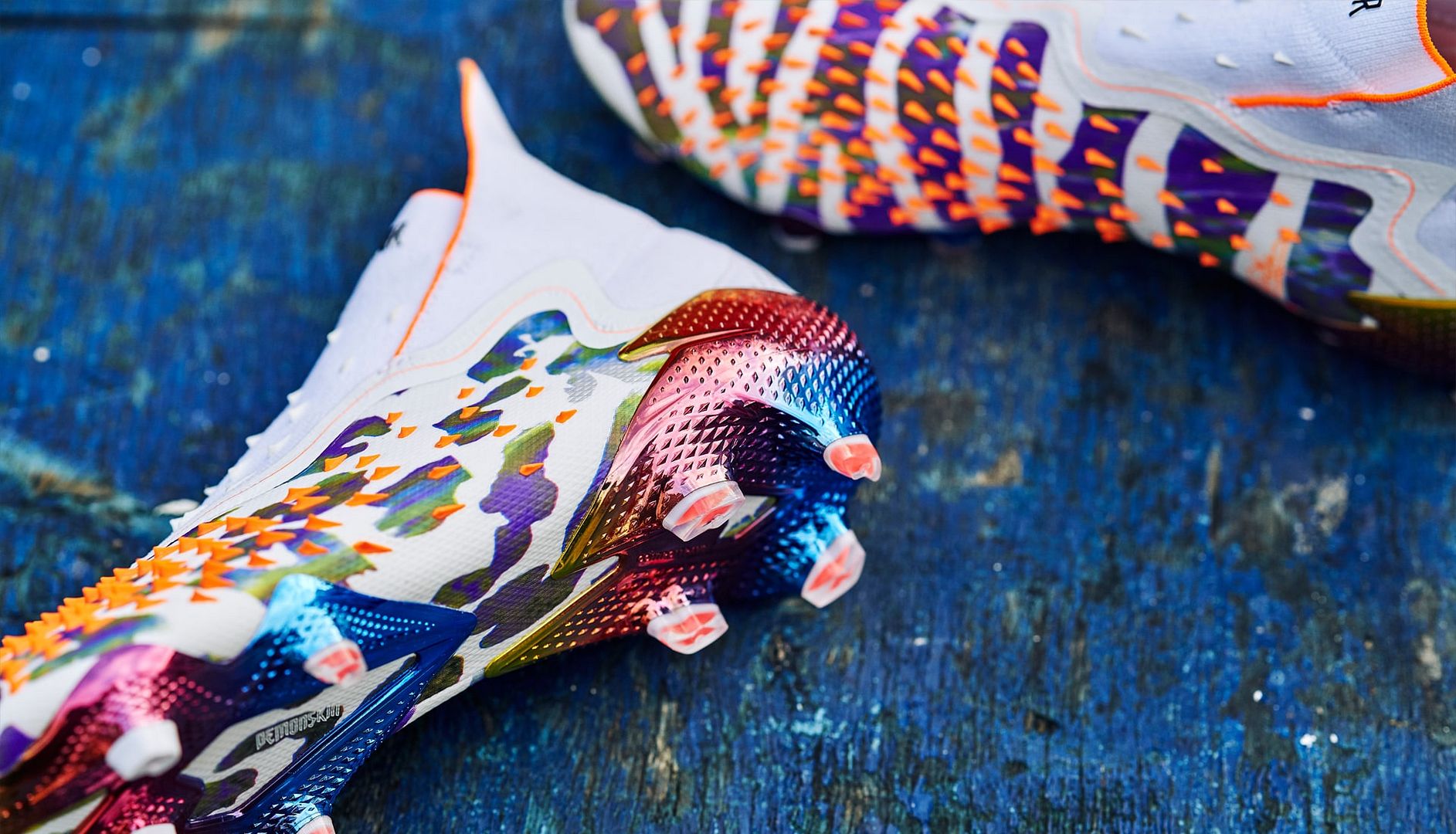 giày Adidas Predator Freak Paul Pogba x Stella McCartney