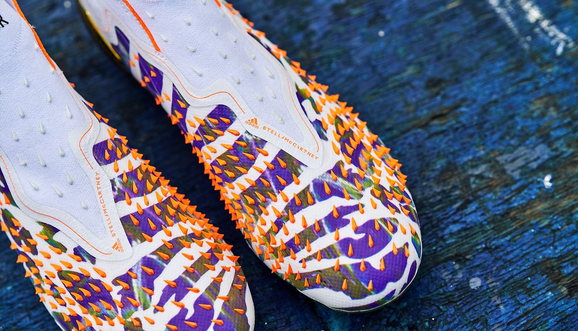 giày Adidas Predator Freak Paul Pogba x Stella McCartney