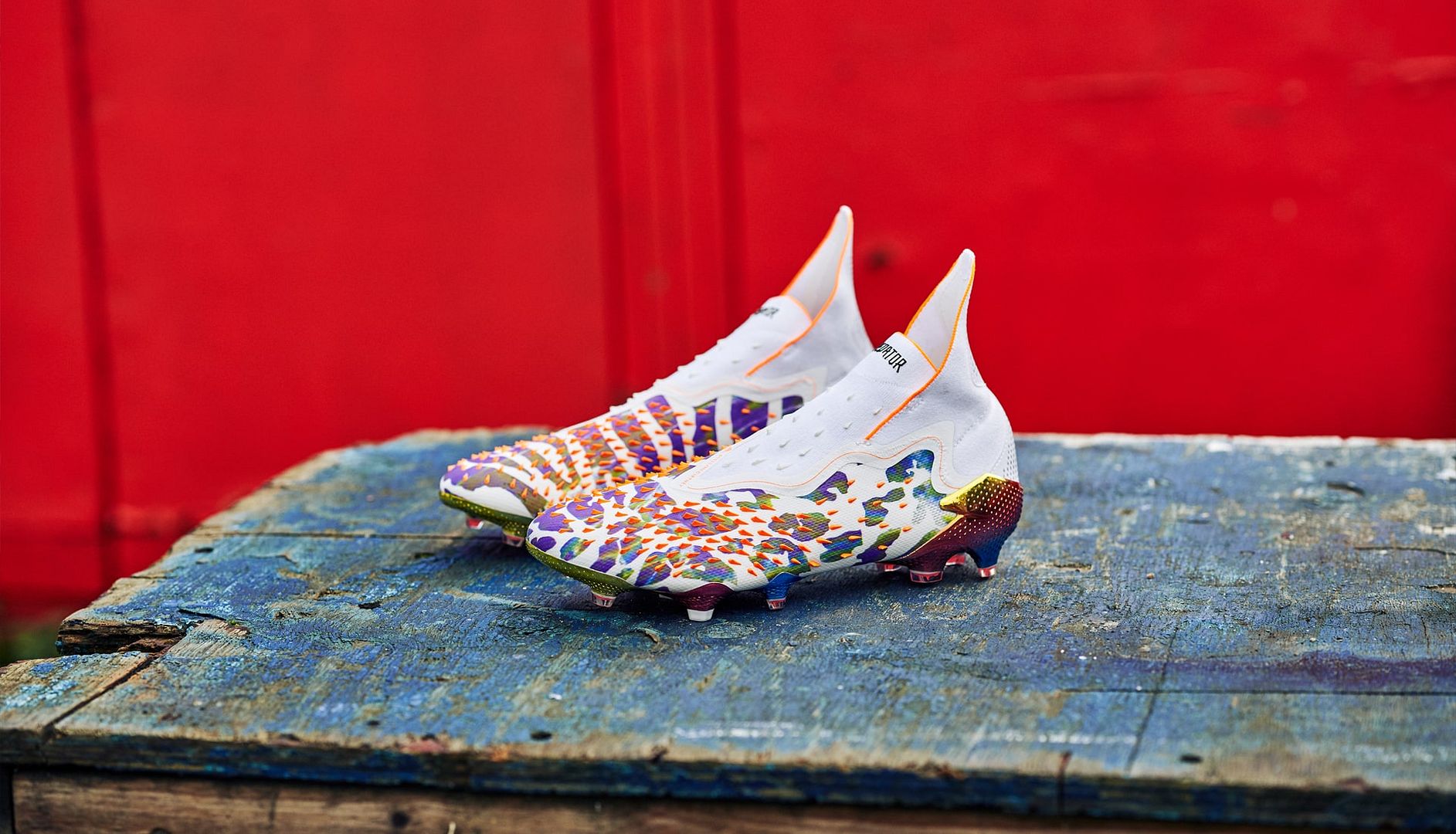 giày Adidas Predator Freak Paul Pogba x Stella McCartney