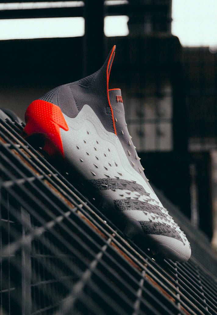 Giày Adidas Predator Freak White Spark