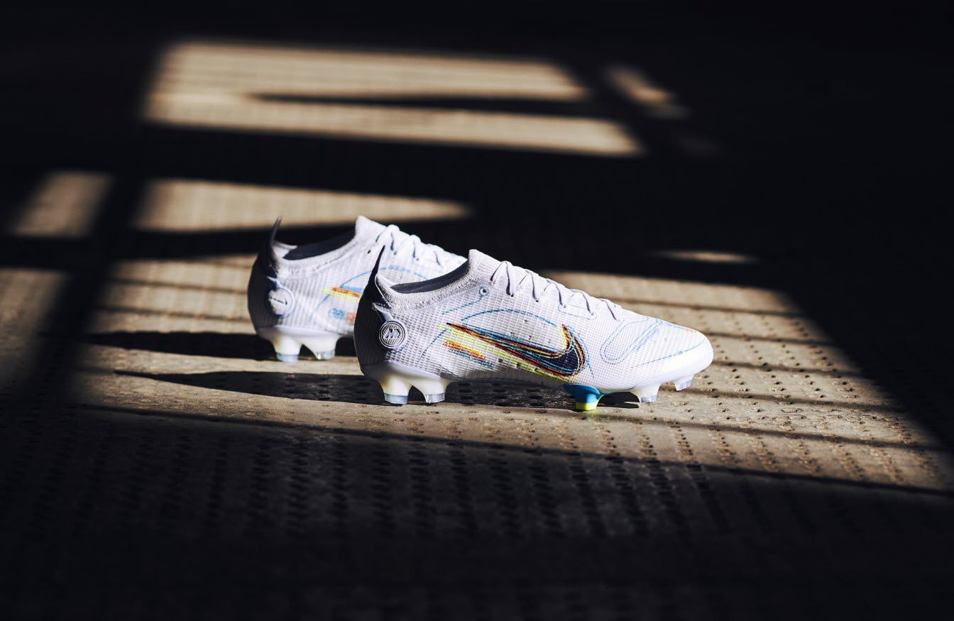 Giày Nike Mercurial nằm trong Progress pack