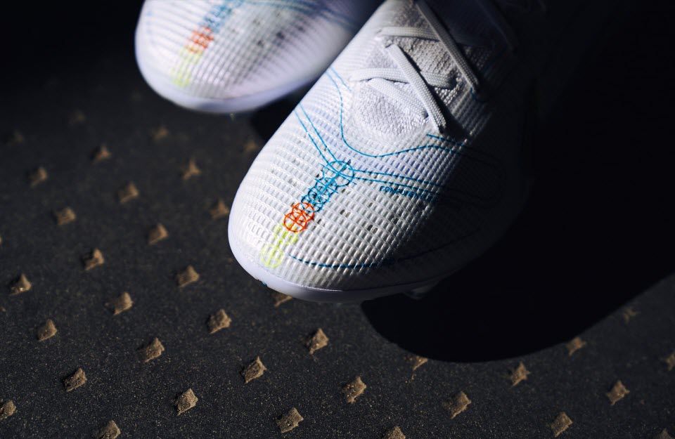 Giày Nike Mercurial nằm trong Progress pack