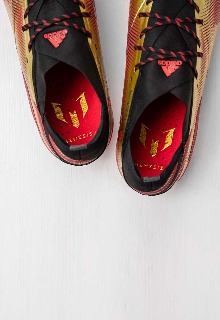 Giày bóng đá Adidas Nemeziz showpiece
