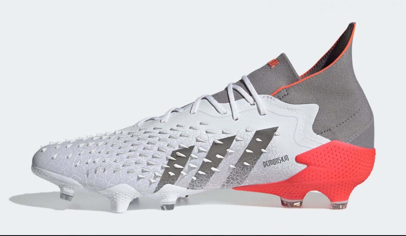 Giày Adidas Predator Freak WhiteSpark pack