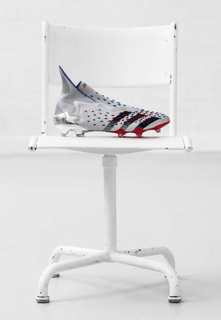 Giày bóng đá Adidas Predator Freak showpiece