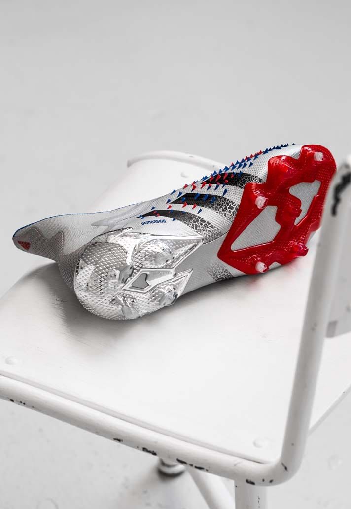 Giày bóng đá Adidas Predator Freak showpiece