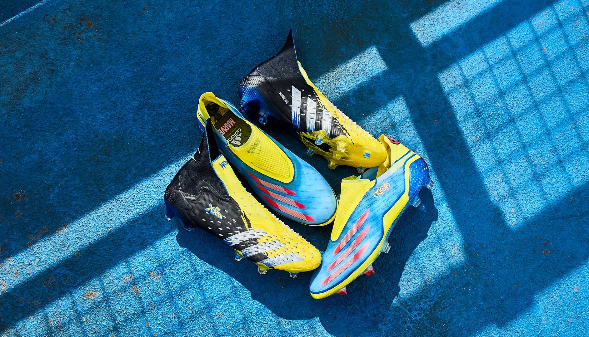 Giày bóng đá Adidas x Marvel 2021