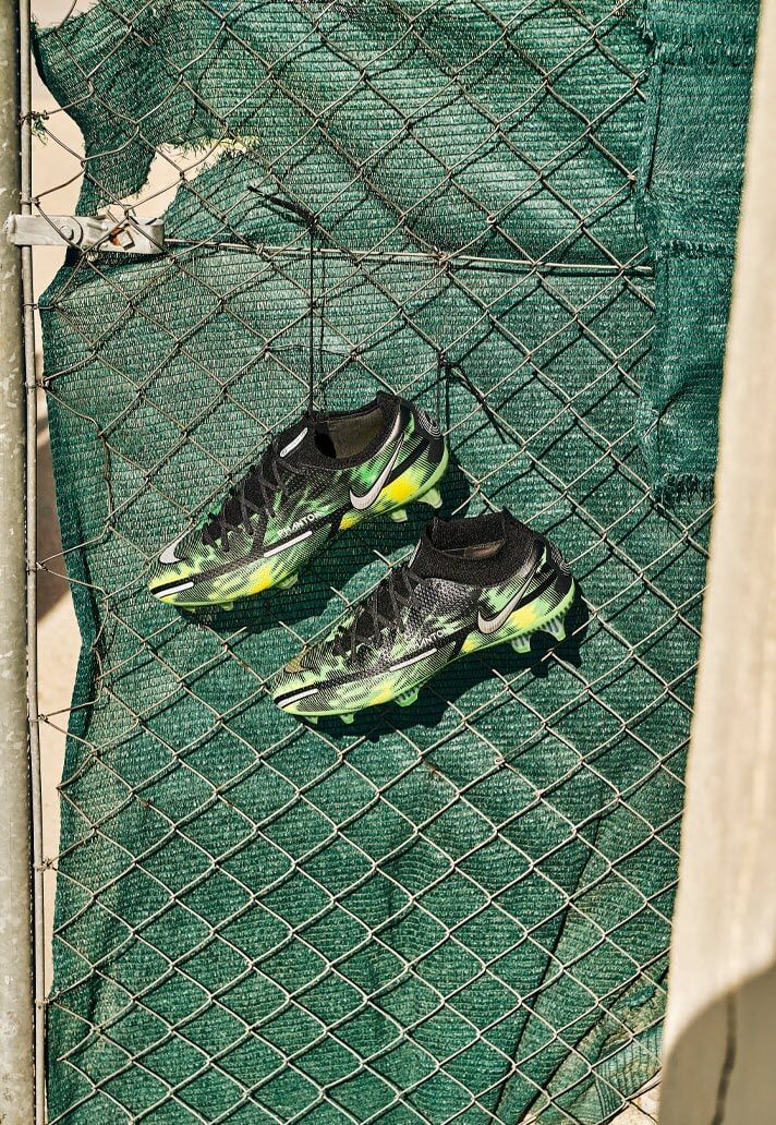 giày bóng đá Nike Phantom GT 2 Shockwave 