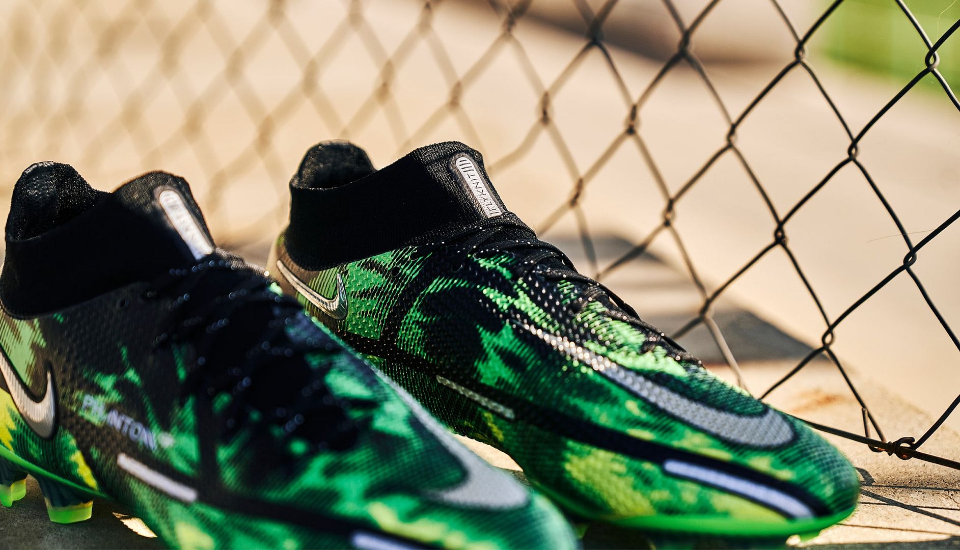 giày bóng đá Nike Phantom GT 2 Shockwave 