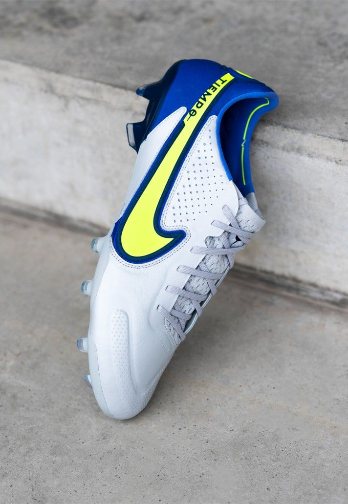 giày đá bóng Nike Recharge