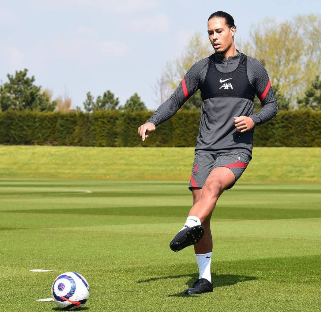 giày bóng đá Nike Tiempo Legend 9