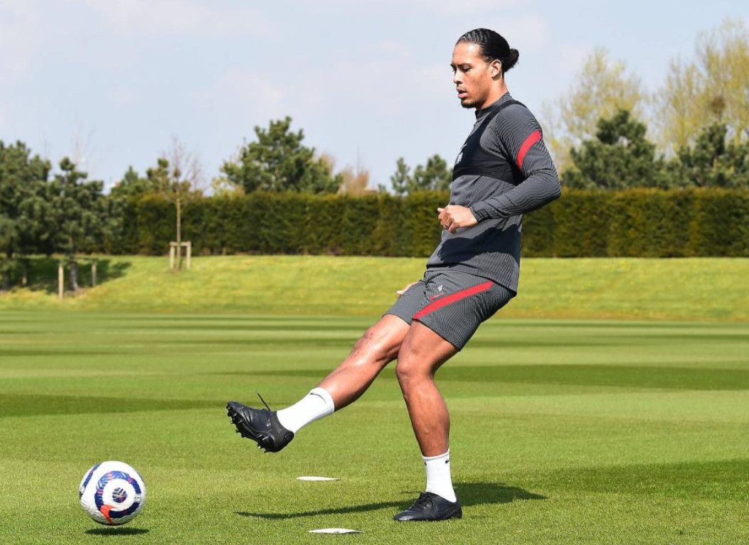 giày bóng đá Nike Tiempo Legend 9
