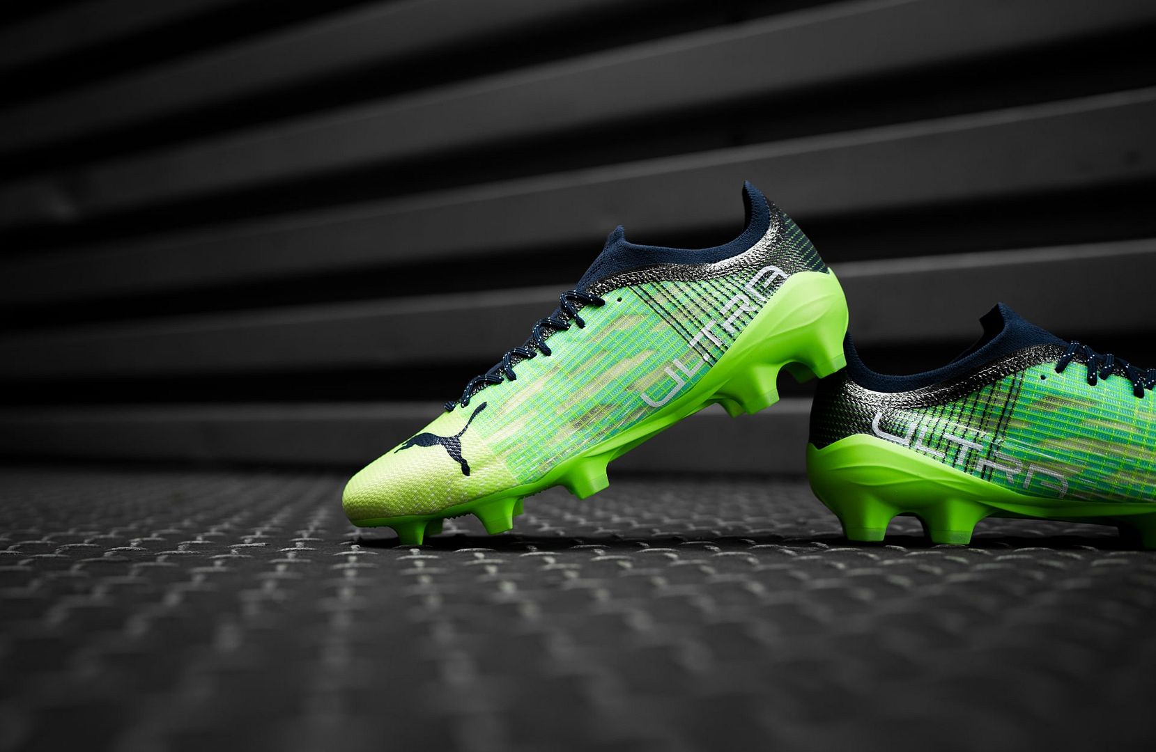 Giày bóng đá Puma Ultra Under The Lights