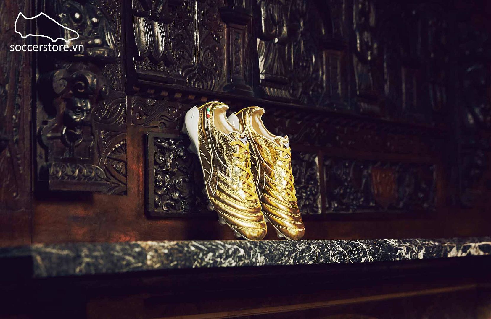 giày bóng đá Diadora Gold Capsule