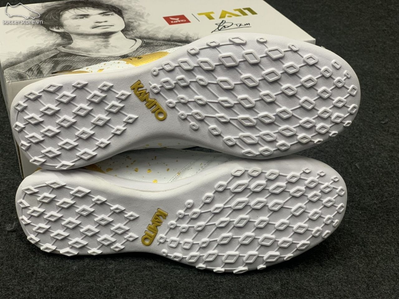 Kamito TA11 TF- Trắng/Vàng Gold F21001