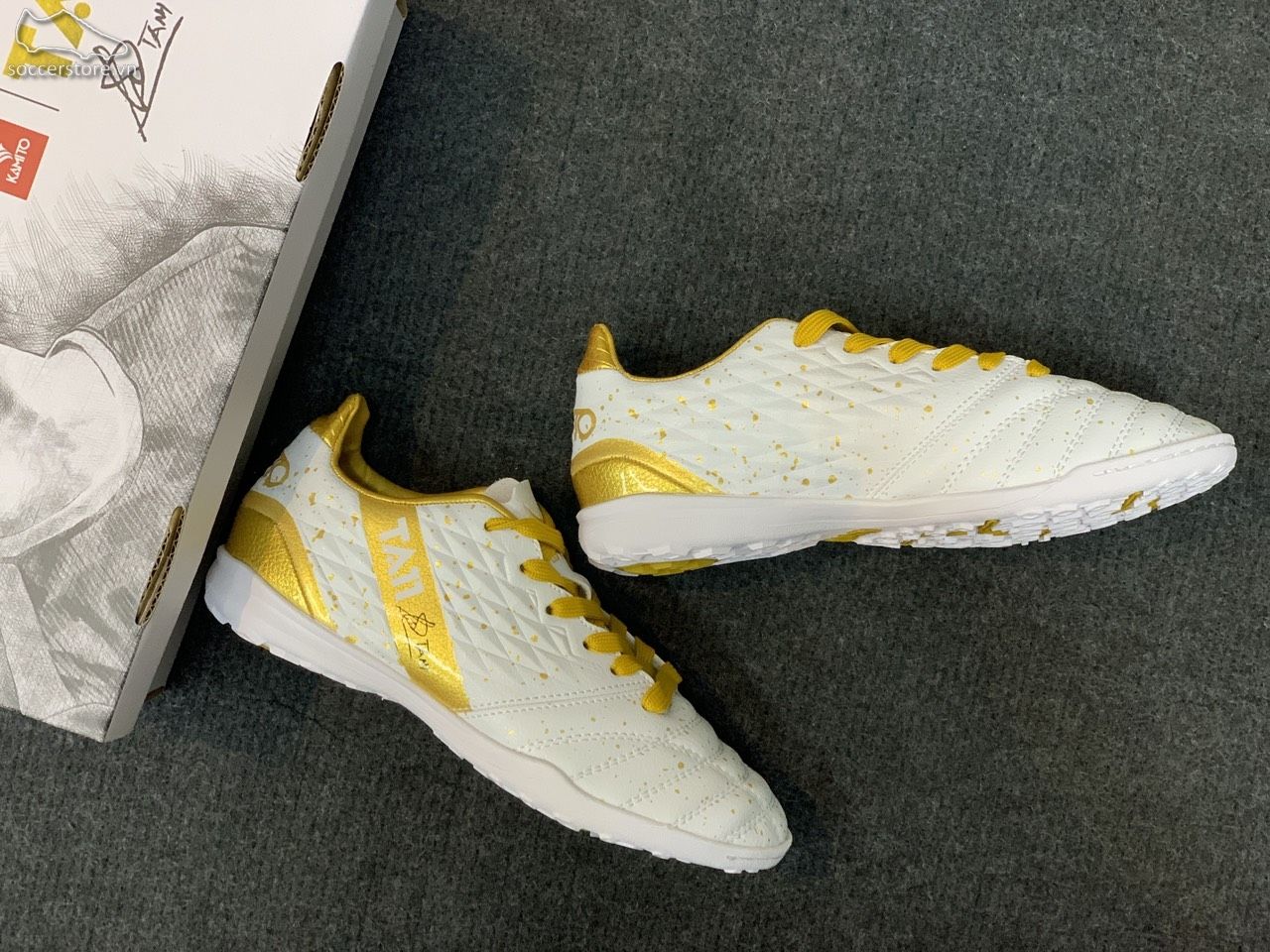 Kamito TA11 Kids TF- Trắng/Vàng Gold FK21011
