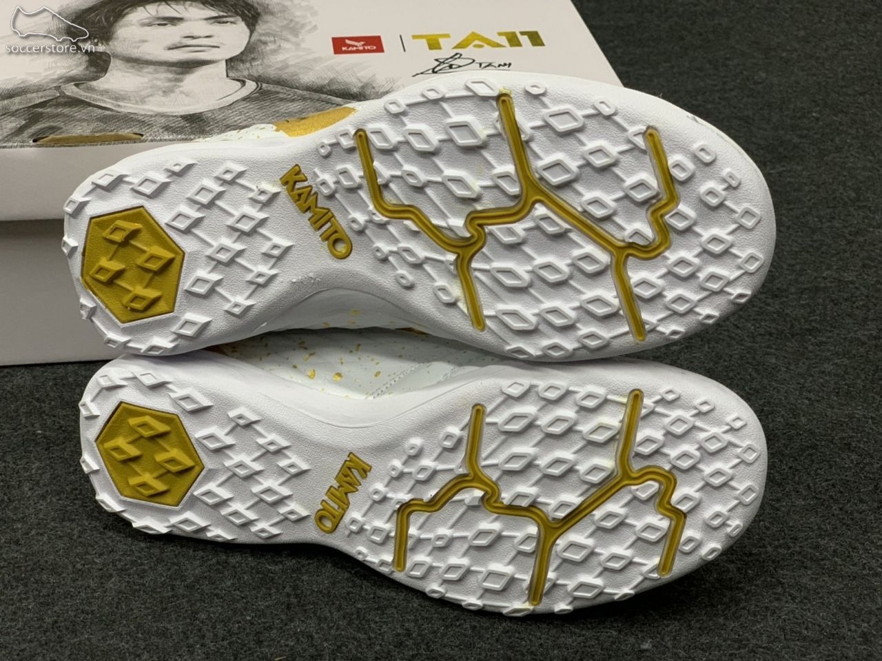 Kamito TA11 Kids TF- Trắng/Vàng Gold FK21011
