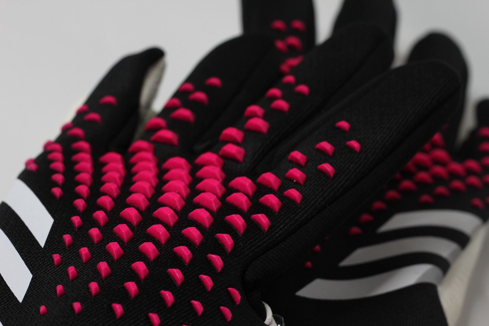 Găng tay thủ môn Adidas Predator GL Pro màu đỏ đen GK Gloves HN3345