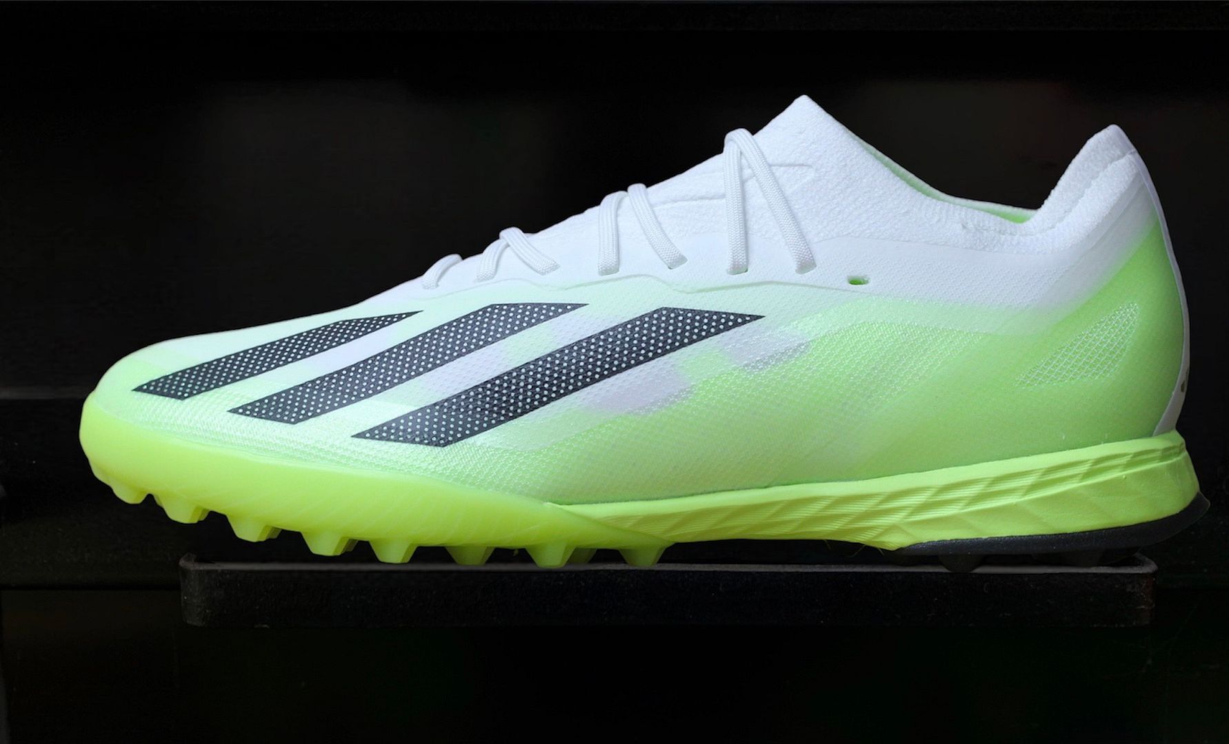 Adidas X Crazyfast .1 TF Crazyrush pack màu trắng pha xanh chuối IE6632