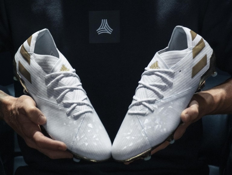 Giày Adidas Nemeziz phiên bản kỉ niệm 15 năm