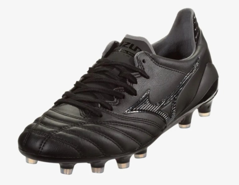 2 siêu phẩm trắng và đen cực đẹp của Mizuno