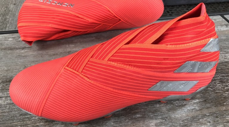 Đánh giá giày không dây Adidas Nemeziz 19+