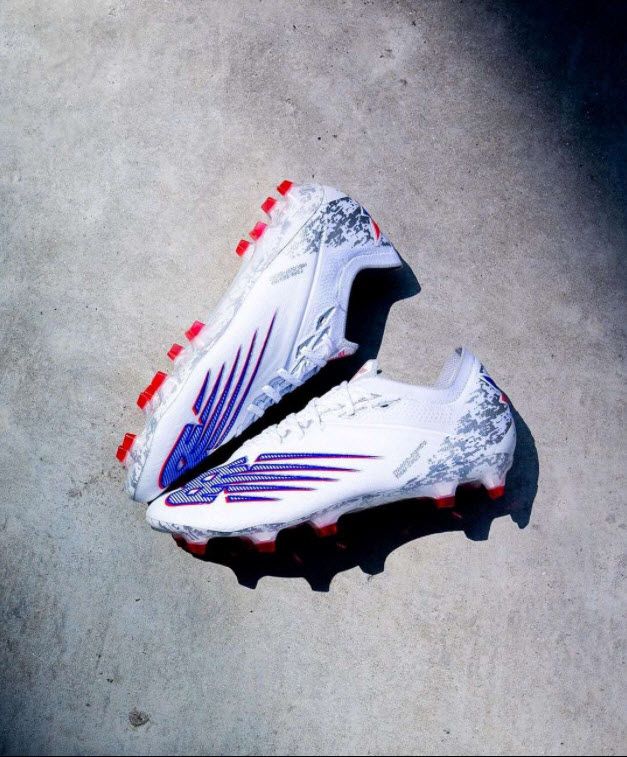 Giày New Balance Furon V6+ RS Alphan Flair độc quyền cho Raheem Sterling tại Euror 2020