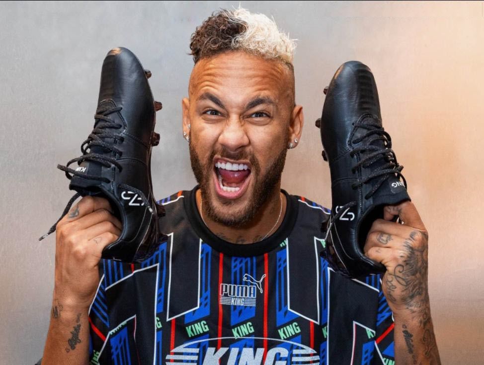 Neymar chuyển sang đi giày bóng đá Puma