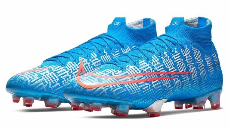 Ronaldo & Messi cùng đeo giày mới trước mùa giải