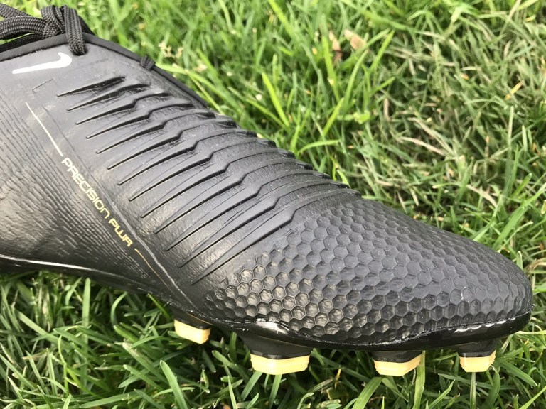 Đánh giá giày Nike Phantom VNM Elite