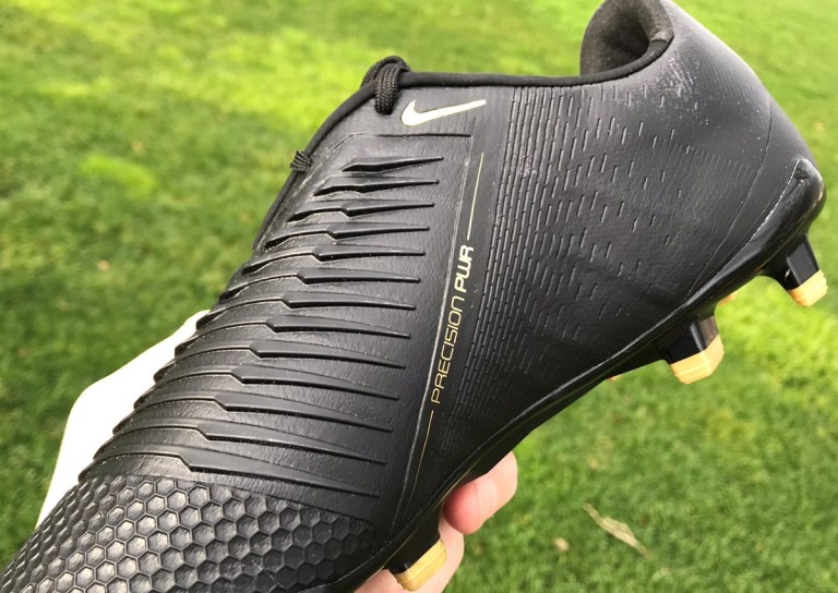 Đánh giá giày Nike Phantom VNM Elite