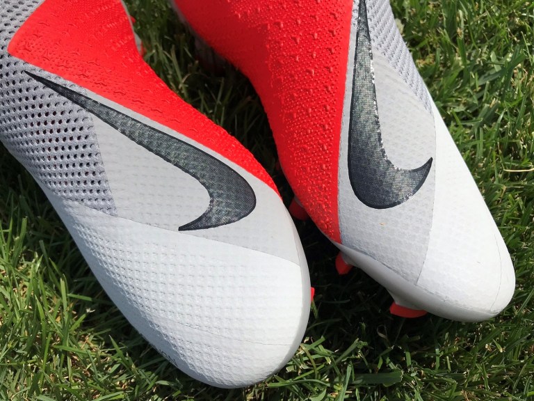 Đánh giá giày Nike Phantom Vision Pro