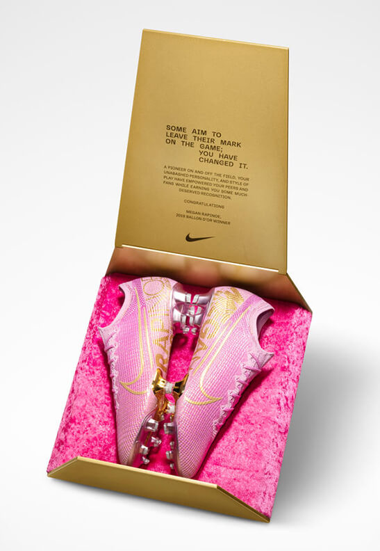 Đôi giày Nike Mercurial nữ tính nhất thế giới của danh thủ Megan Rapinoe
