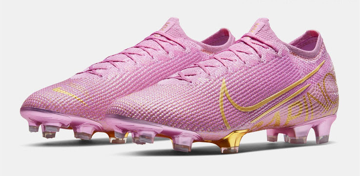 Đôi giày Nike Mercurial nữ tính nhất thế giới của danh thủ Megan Rapinoe
