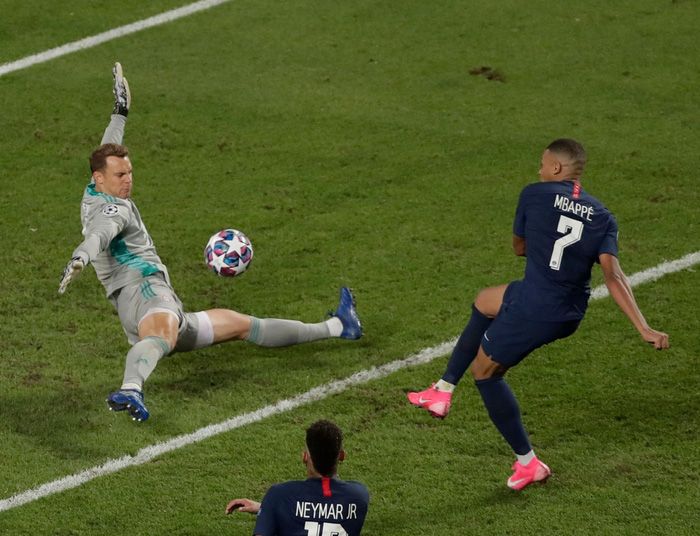 Giày bóng đá Nike Mbappe Rosa 2020