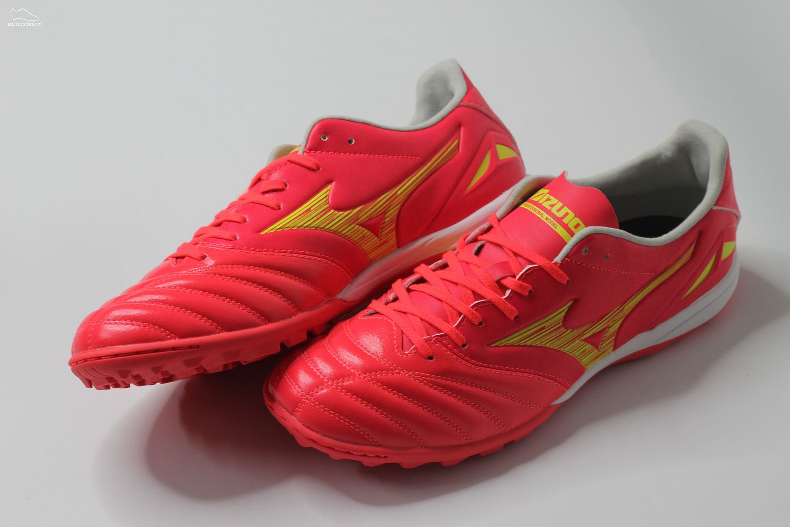 Giày bóng đá Mizuno Morelia Neo 4 Pro AS TF màu đỏ P1GD233464
