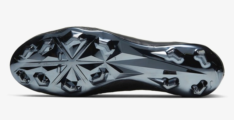 Ra mắt giày Nike Phantom VNM Tech-Craft !