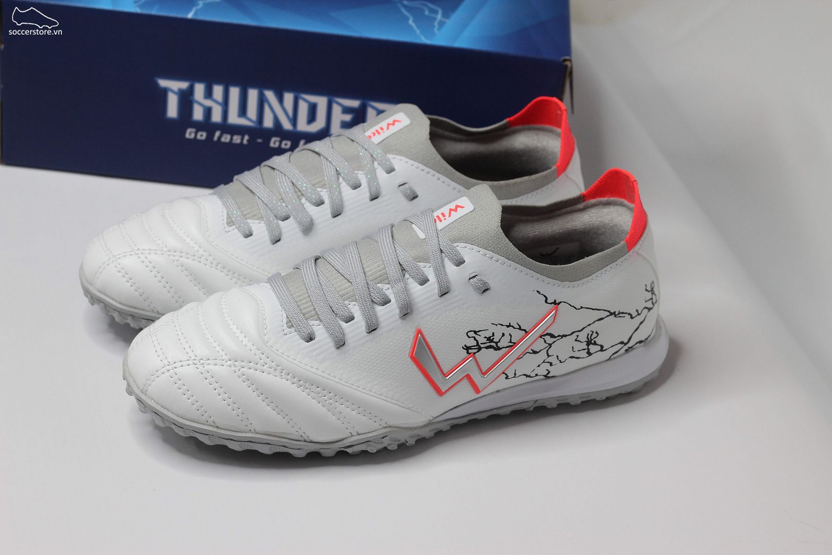 Giày bóng đá Wika Thunder màu trắng
