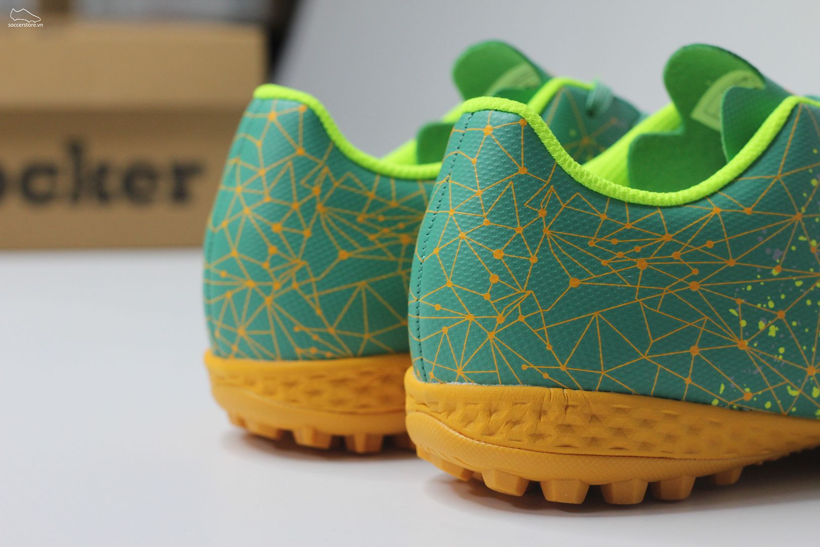 Giày bóng đá Zocker Inspire Pro TF màu xanh Olive Green/ Orange