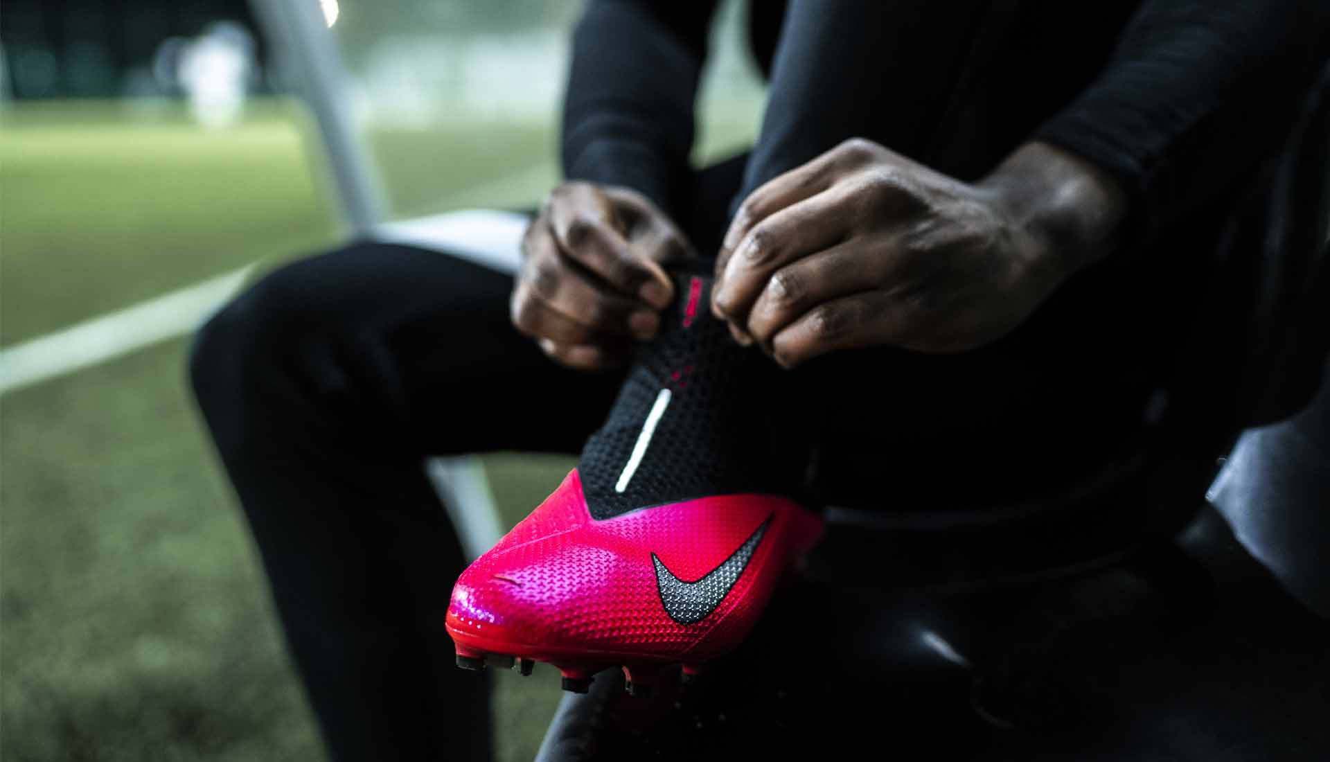 Đánh giá Nike Phantom VSN II 2020