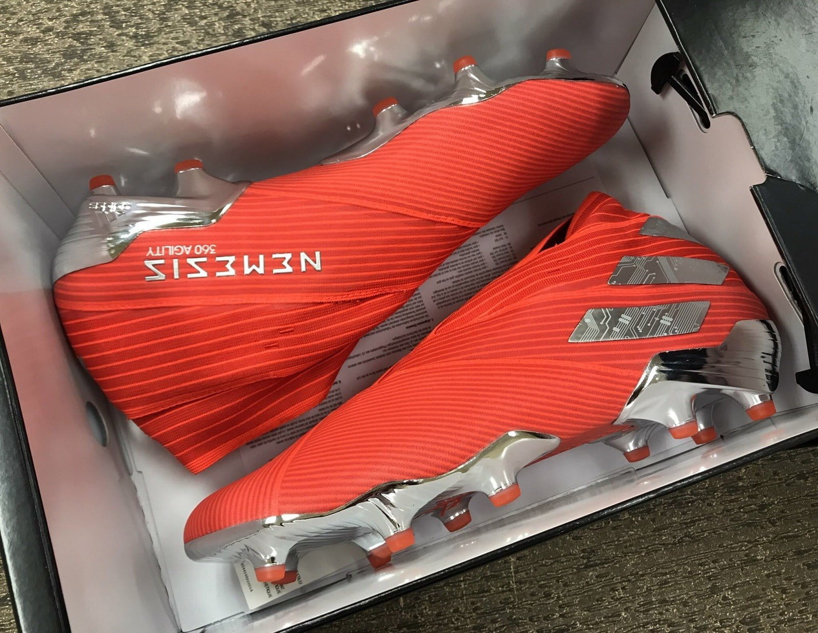 Cảm nhận đầu tiên về giày Adidas Nemeziz 19+