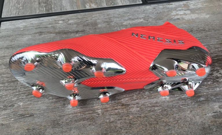 Đánh giá giày không dây Adidas Nemeziz 19+