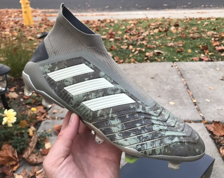 Giày đá bóng Adidas Predator Encryption 2020