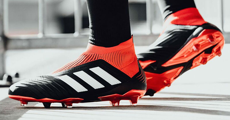 So sánh giày tiền vệ Adidas Predator 2020 và Adidas Ace