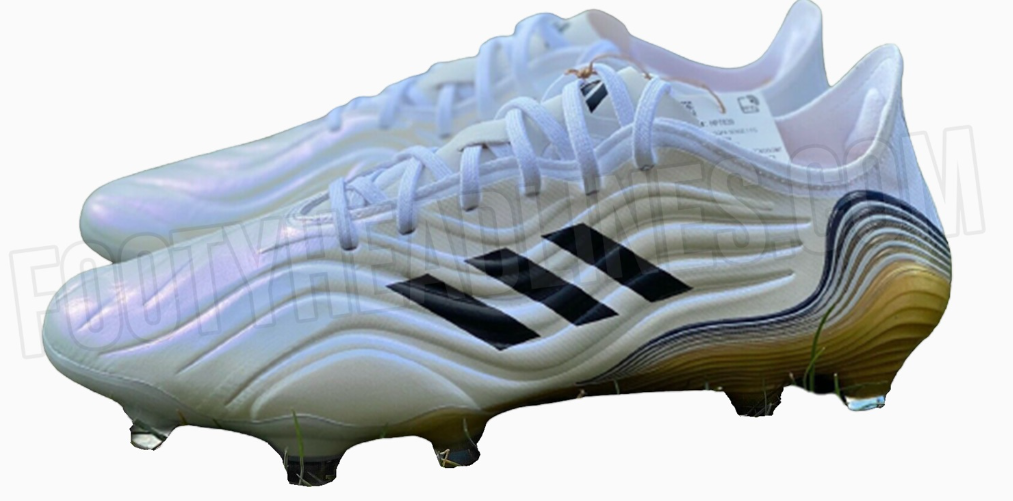 Adidas Al Hilm - BST thứ hai của nhà ba sọc ra mắt sau Adidas Al Rihla bị rò rỉ