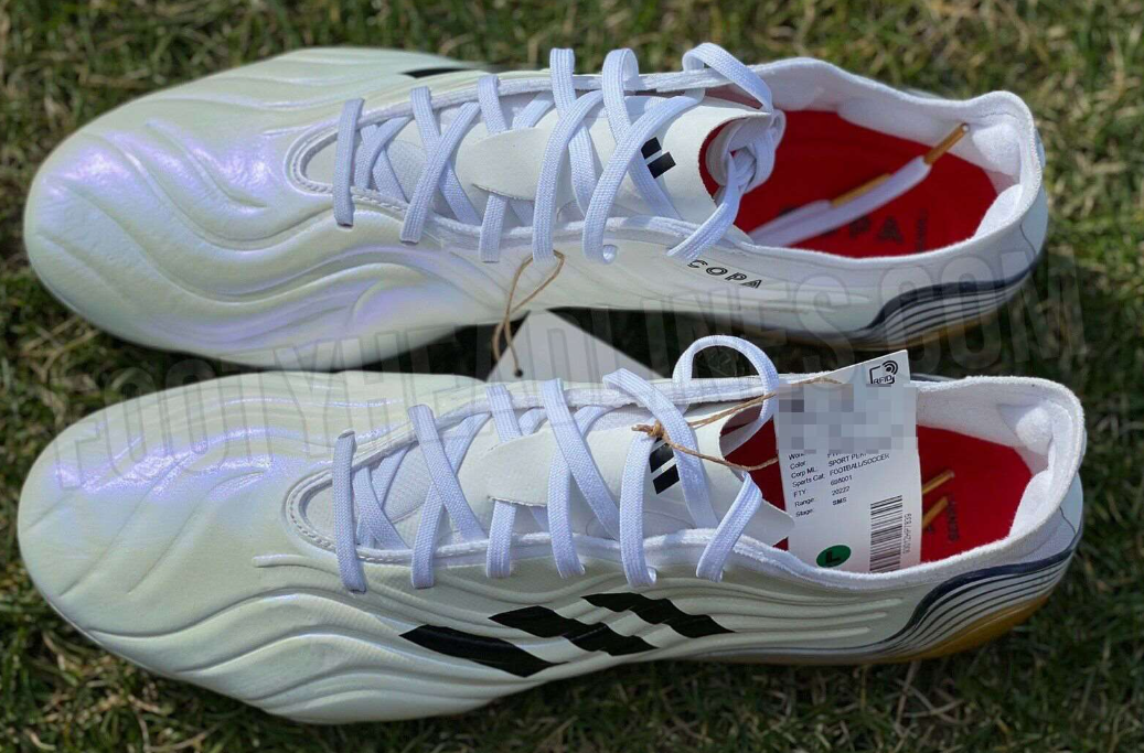 Adidas Al Hilm - BST thứ hai của nhà ba sọc ra mắt sau Adidas Al Rihla bị rò rỉ