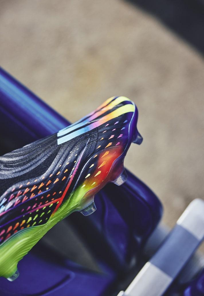 Al Rihla Pack - BST Giày đá bóng Adidas hướng đến World Cup 2022