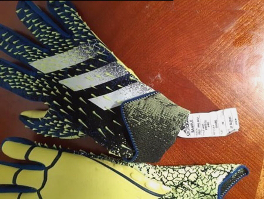găng tay thủ môn Adidas Predator Freak 2021