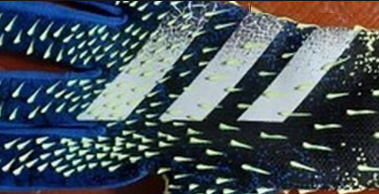 găng tay thủ môn Adidas Predator Freak 2021