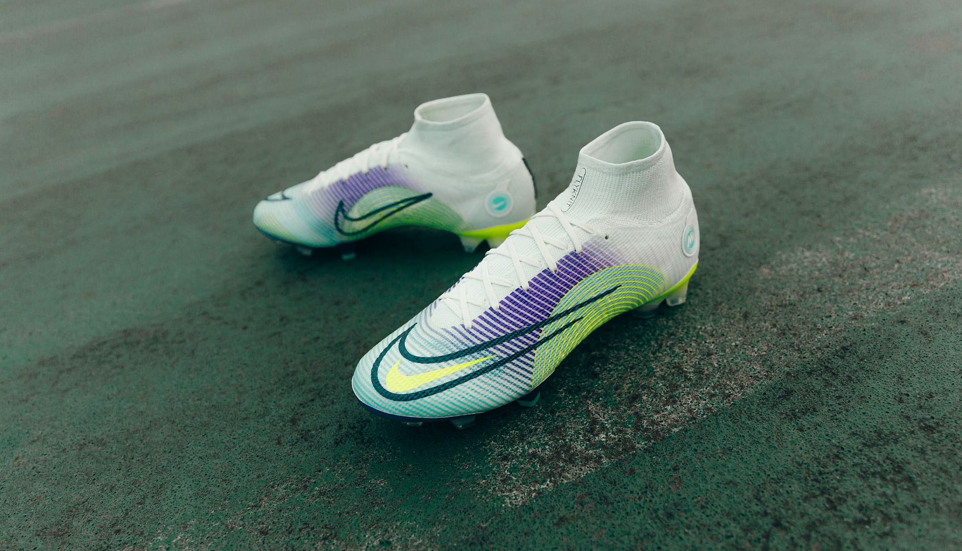 Ra mắt giày Nike MDS 005